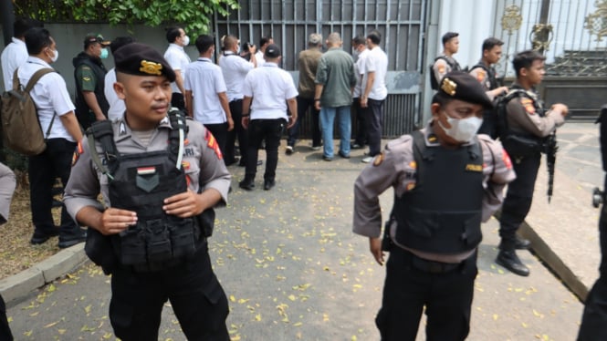 Inilah yang Sedang Dicari oleh Polisi Saat Melakukan Penggeledahan di Rumah Firli Bahuri