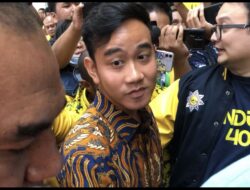 Gibran Tiba Di Markas Golkar Selepas Dicadangkan Sebagai Calon Naib Presiden Prabowo