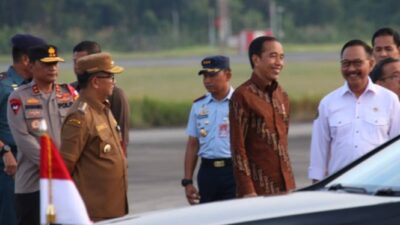 Jokowi Dicaci Maki Meskipun Menyatakan Netral dalam Pemilu