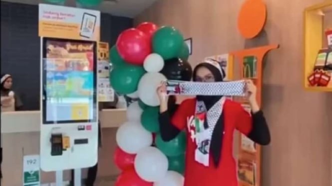 McDonald’s: Kontroversi Celine Panggil Jaksa Agung ‘Papa’ dan Pengakuan Terdakwa, Palestina Menjadi Sorotan