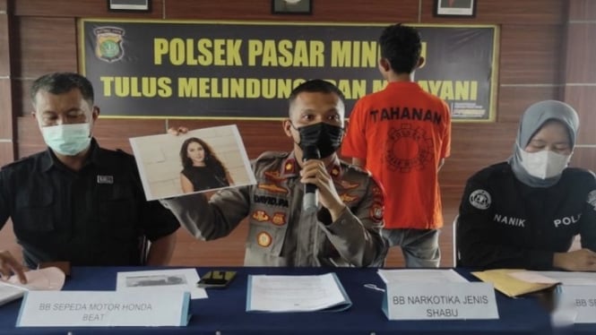 Motor Nova Eliza Dicuri Oleh Tukang Cat Di Tempat Tinggalnya, dan Dijual Kepada Penadah Dengan Harga Rp 1,5 Juta.