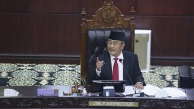 Hakim Dilarang Berteman dengan Politisi, Anwar Usman Disindir?