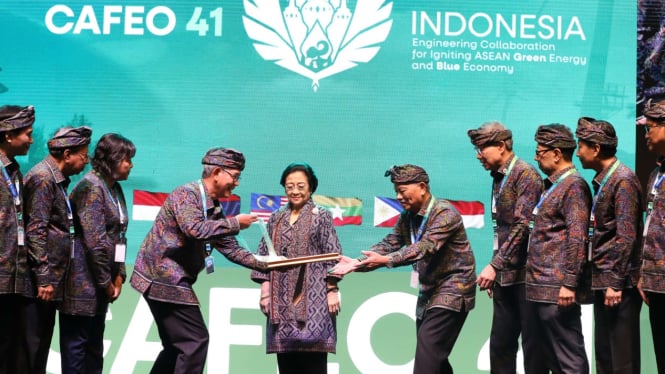 Megawati Soekarnoputri Mendorong Para Insinyur untuk Menjadi Pelopor Inovasi di Masa Depan yang Juga Peduli pada Kebutuhan Masyarakat