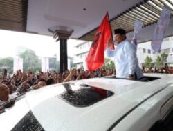 Parade Musik dan Tarian Didirikan untuk Menyambut Kehadiran Prabowo di Bandung