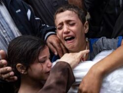 Serangan Israel di Gaza Menewaskan 17.177 Orang, 70 Persennya Anak-anak dan Perempuan