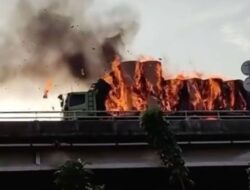 Truk Terbakar di Tol Dalam Kota: Saat Detik-Detik Kejadian Terjadi