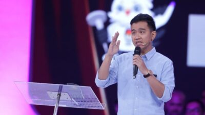 Semua Calon Wakil Presiden Menggunakan 3 Mikrofon