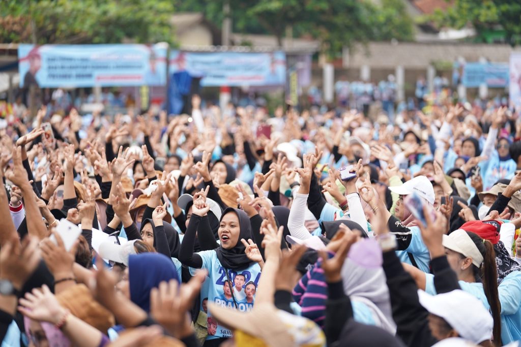 Doakan Menang Satu Putaran, Warga Subang Bahagia Bertemu Prabowo