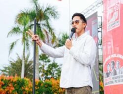 Kaesang Menyebut Gibran Menyebalkan dan Mengajak Untuk Memilihnya pada 14 Februari