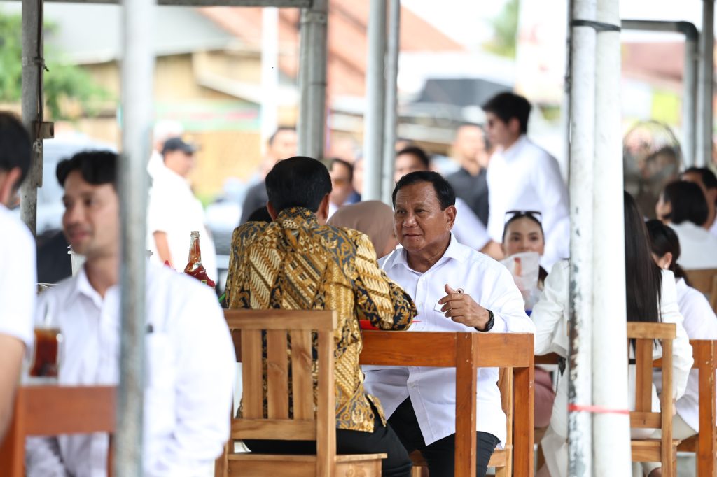 Mampir Makan Bakso Bersama Jokowi, Prabowo Berdoa Agar Usaha Kuliner Sholeh Sukses