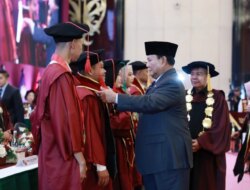 Prabowo Subianto Menghadiri Wisuda UKRI: Dorongan untuk Anak Muda menjadi Pemimpin yang Mencintai Rakyat