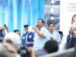 Prabowo Subianto Ajak Puluhan Ribu Warga Bandung Berdoa untuk Palestina dalam Peringatan Isra Mi’raj