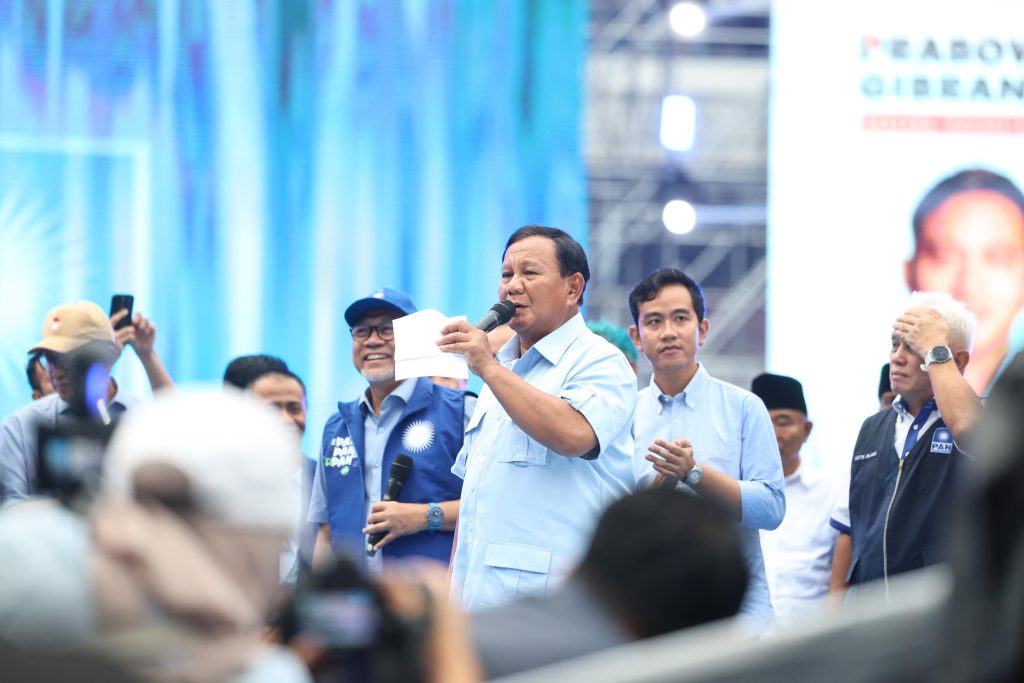 Prabowo Subianto Ajak Puluhan Ribu Warga Bandung Berdoa untuk Palestina dalam Peringatan Isra Mi’raj