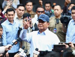 Prabowo Subianto Memilih di TPS: Pilih yang Sesuai Nurani, Jaga TPS, Teratur, Damai, dan Tenang