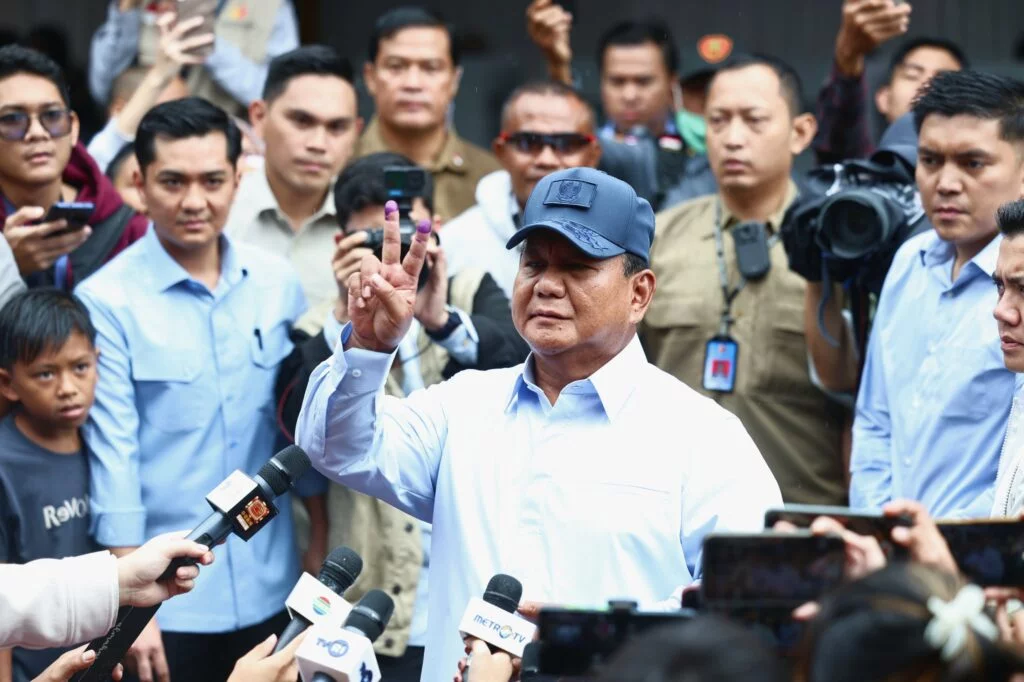 Prabowo Subianto Memilih di TPS: Pilih yang Sesuai Nurani, Jaga TPS, Teratur, Damai, dan Tenang