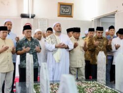 Ziarah ke makam Habib Ali Kwitang, Prabowo Subianto ungkap hubungan kekerabatan keluarga