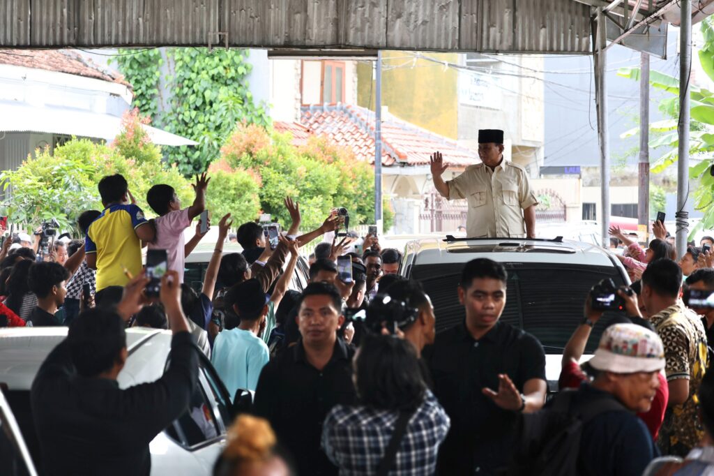 Prabowo Subianto Berziarah ke Makam Habib Ali Kwitang, Diterima oleh Ratusan Warga