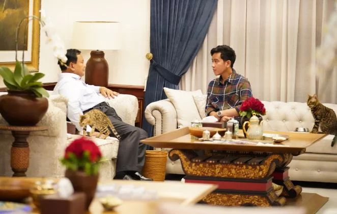 Momen Akrab Prabowo dan Gibran Berdiskusi di Kertanegara, Ditemani Dua Kucing