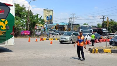 Macet Lama di Puncak Arus Mudik, Jalan Tol, dan Arteri Menuju Pelabuhan Merak