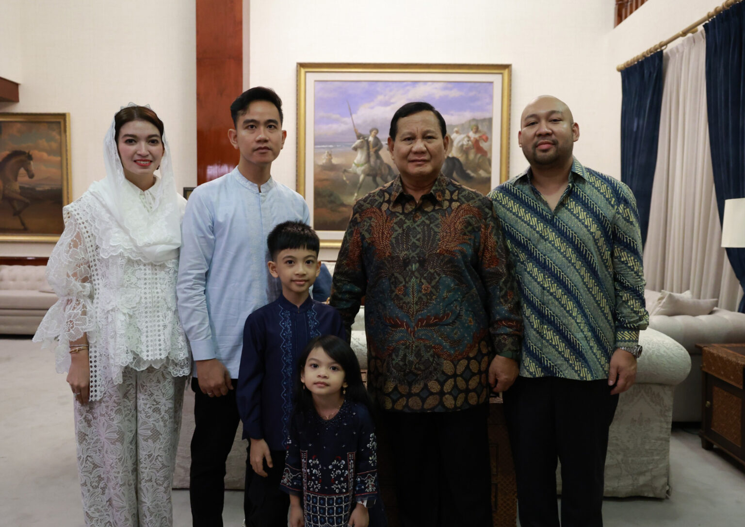 Idul Fitri 1445 H, Prabowo Subianto Menggelar Halal Bihalal bersama Gibran dan Keluarga di Kertanegara