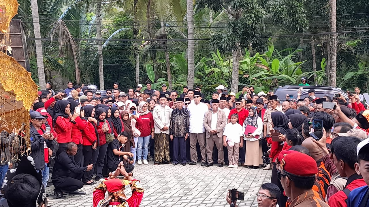 Warga Pendukung Dadang Solihat untuk Calon Bupati Pangandaran mencapai Ribuan