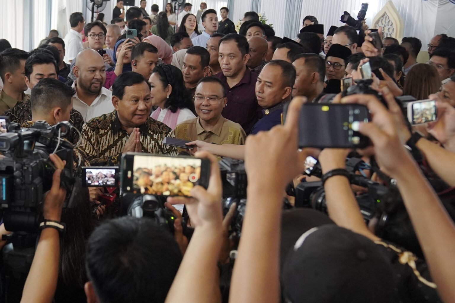 Prabowo Subianto Meminta Maaf Lahir Batin kepada Rekan-Rekan Media pada Hari Kedua Lebaran