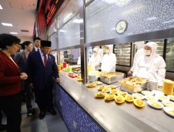 Prabowo Subianto Tinjau Program Makan Siang di Sekolah Beijing Setelah Bertemu dengan PM dan Menhan China