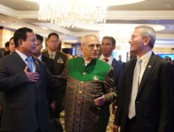 Momen Hangat saat Prabowo Subianto Memeluk Presiden Timor Leste Ramos Horta di Forum IISS Shangri-La