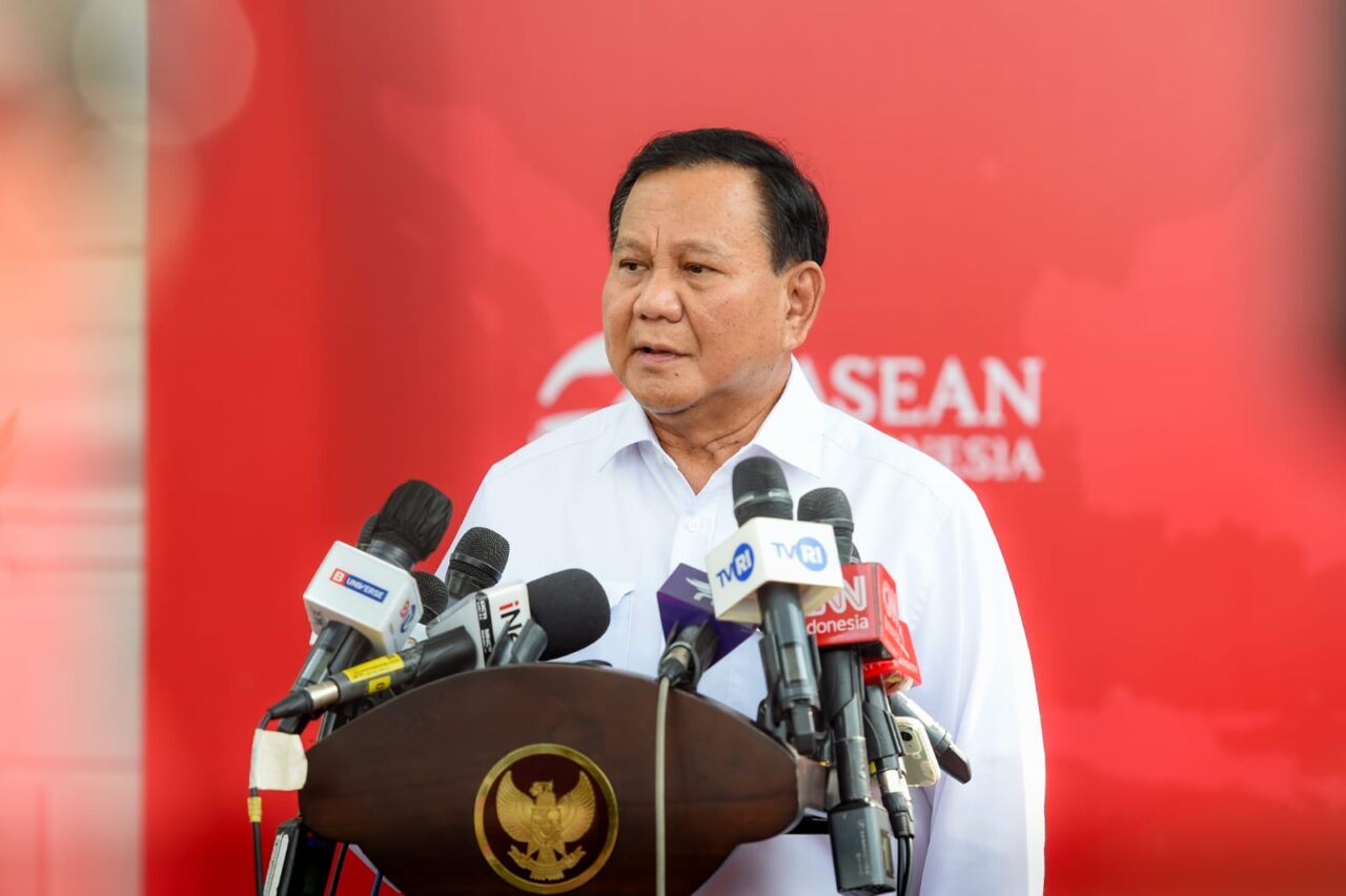 Profil Prabowo Di Dalam dan Luar Negeri