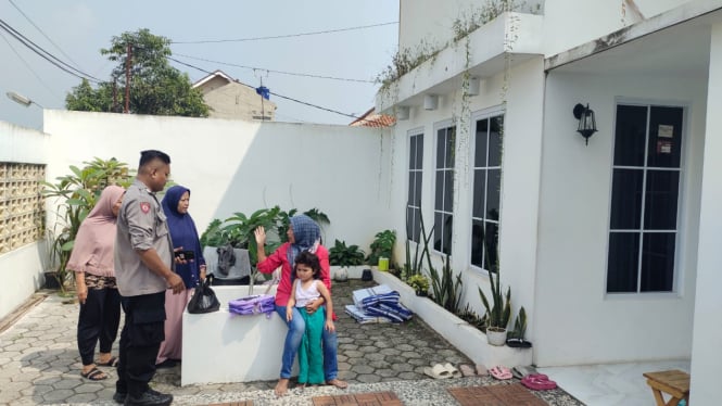 Maling di Bogor Terkejut Saat Ketahuan Bobol Rumah Warga, Panik Acungkan Golok di Siang Bolong