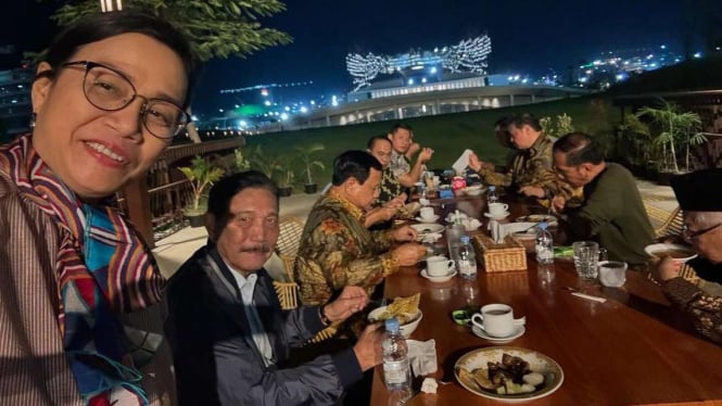 Makan Malam Bersama Jokowi dan Para Menteri di Sumbu Kebangsaan IKN: Momen Sri Mulyani