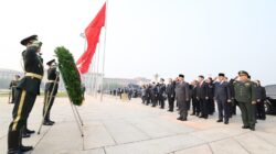 Honoring Heroes, Prabowo Subianto Lays Wreath at Tiananmen’s Monument to the People’s Heroes