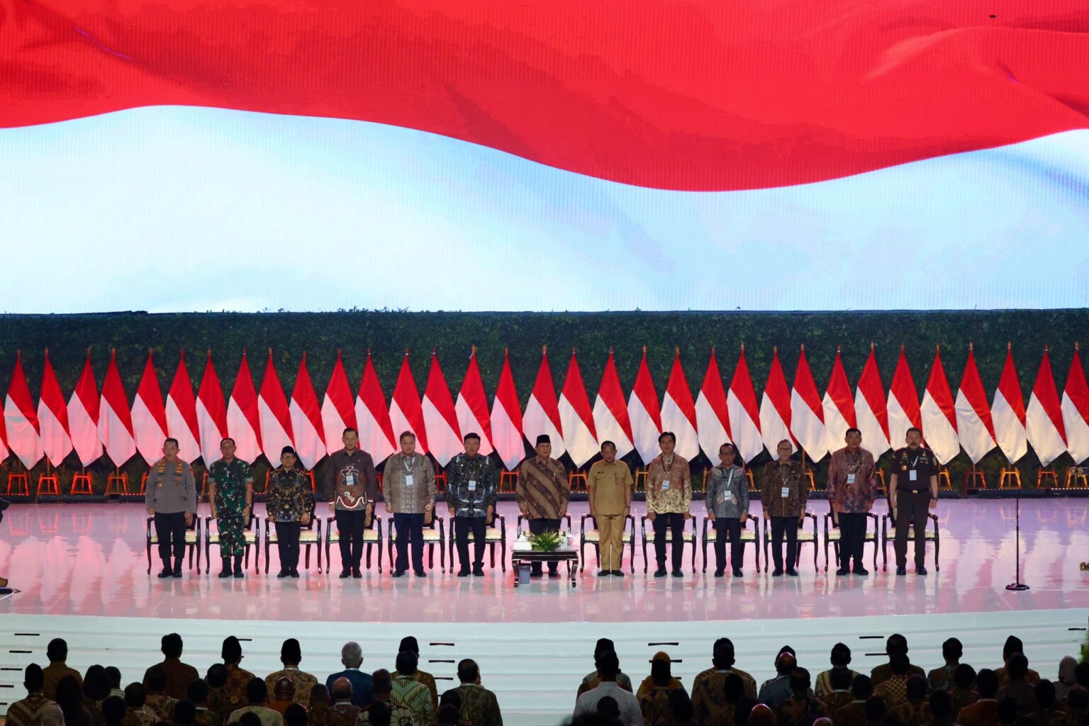 Prabowo Subianto Calls on Indonesian Officials: Focus Your Authority and Efforts on the People