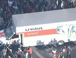 Truk Menabrak Demonstran Anti-Iran di LA, Dua Terluka